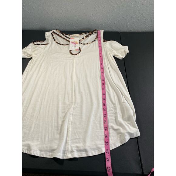 White Cheetah Print Medium Strappy Cut Out Top Cold Shoulder Short Sleeve - Picture 8 of 9